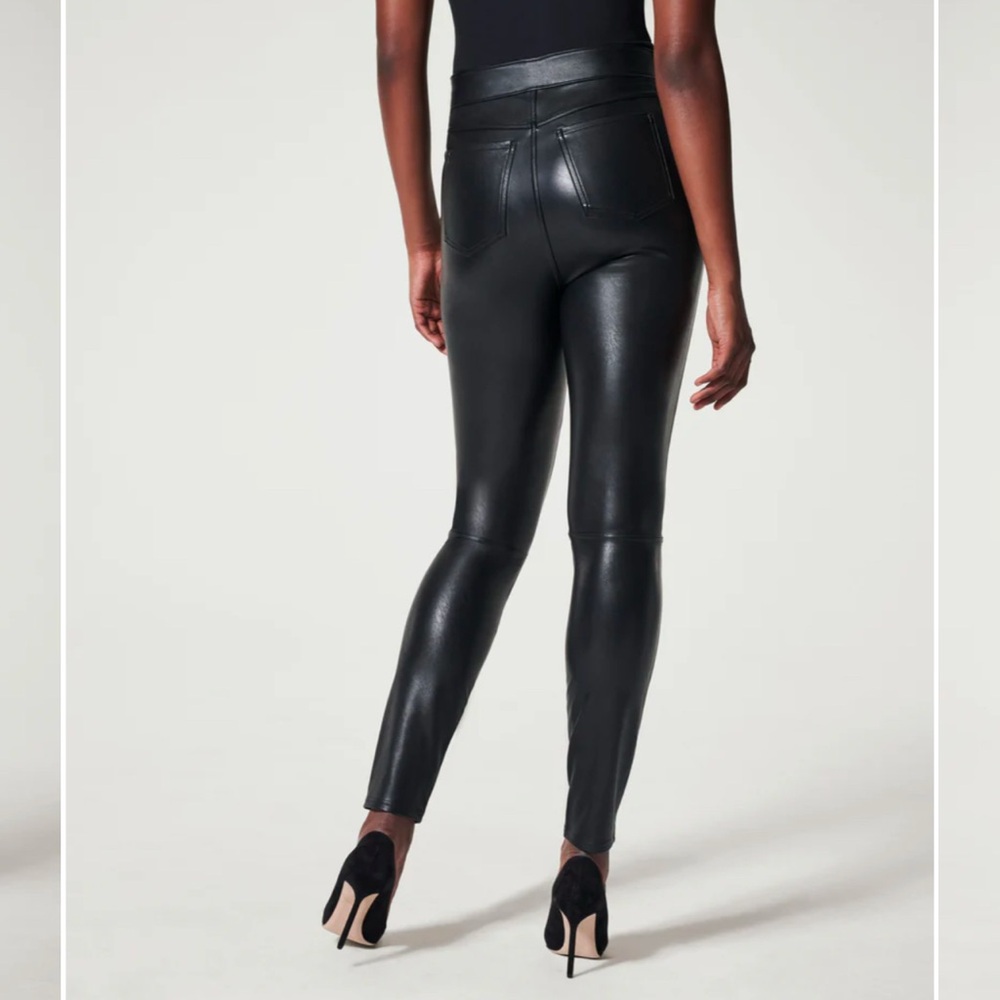 Spanx Leather-like ankle pant